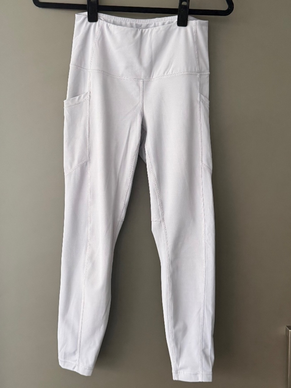 Lilac Purple Capri Leggings with Side Pockets Size S Yoga Pant Pilates Workout
